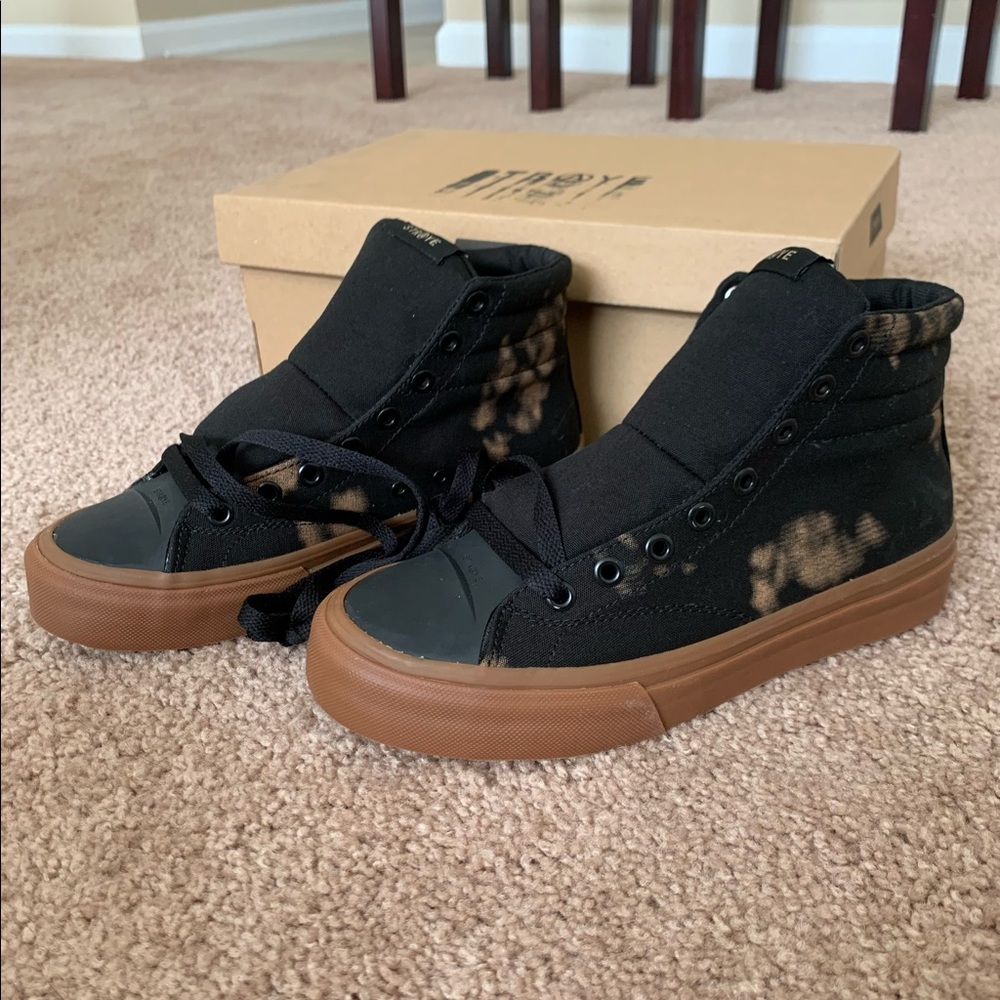 Straye Black Bleached Hi tops
